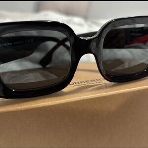 Burberry Classic Black Women's Sunglasses
